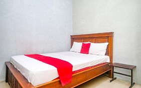 RedDoorz @ Jalan Kedawung